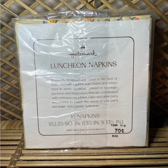 Vintage Happy Birthday NOS Napkins Hallmark Flowers Floral Mod - Picture 3 of 3